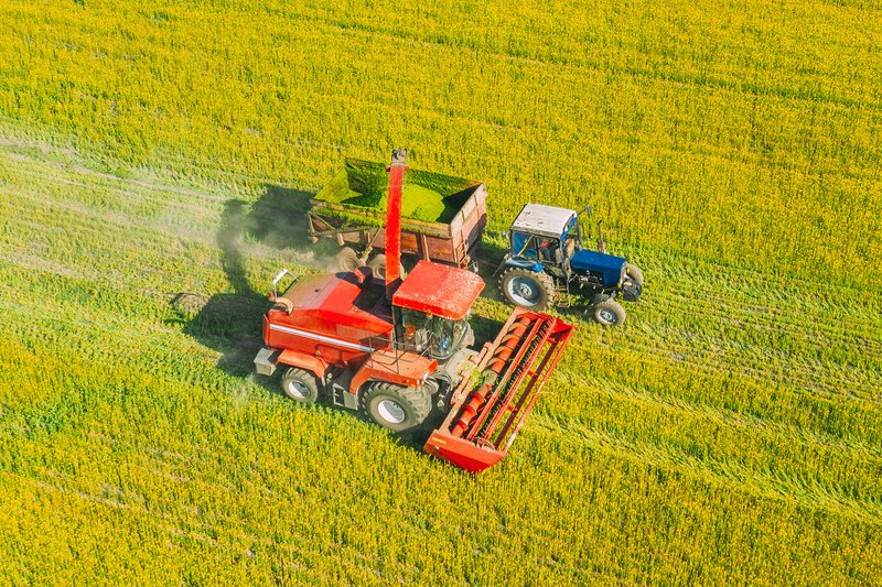 Máquinas agrícolas e tratores com peças em PTFE Teflon™ - Megaflon - Há mais de 40 anos no mercado de PTFE